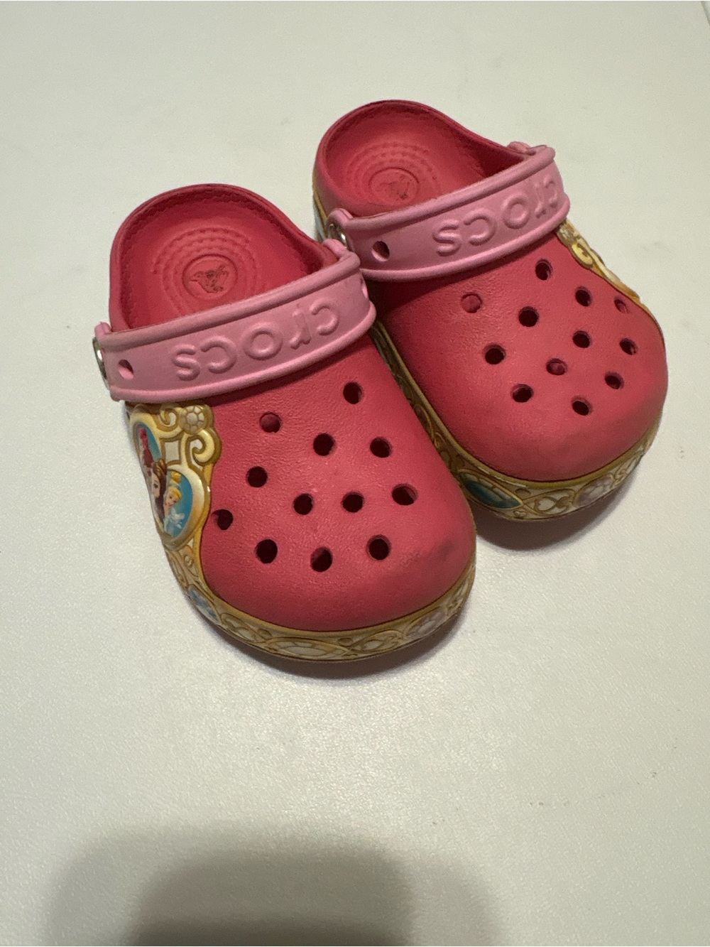 Princess Crocs // 7c
